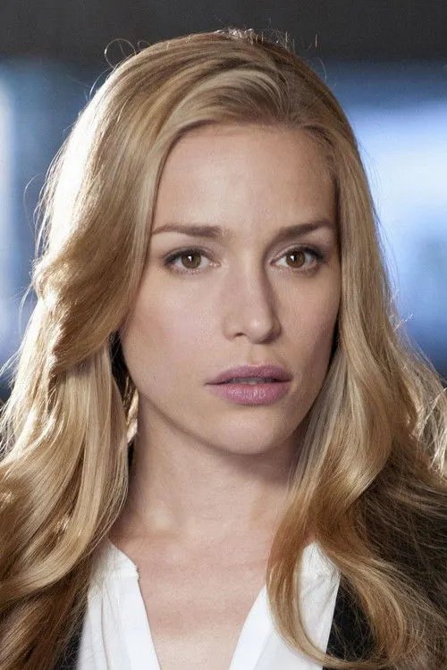 Piper Perabo photo