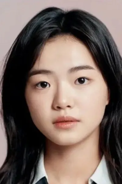 Kim Si-a photo