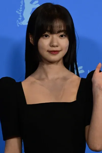Kim Si-a photo