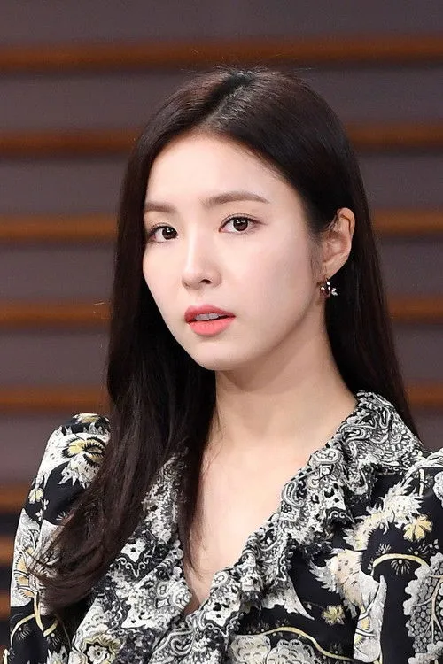 Shin Sae-kyeong photo