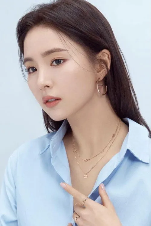 Shin Sae-kyeong photo