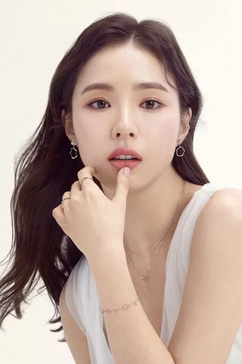 Shin Sae-kyeong photo
