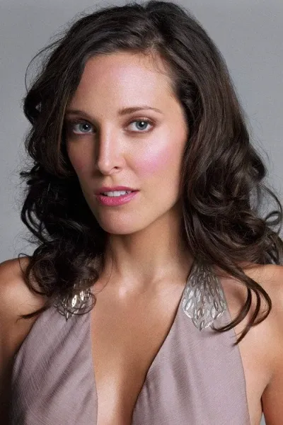 Erin Daniels photo