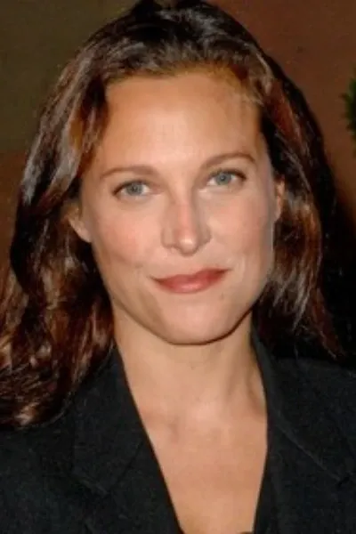 Erin Daniels photo