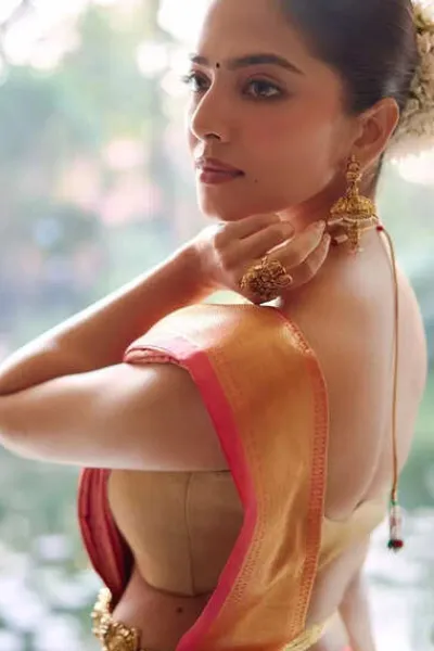 Malavika Mohanan photo
