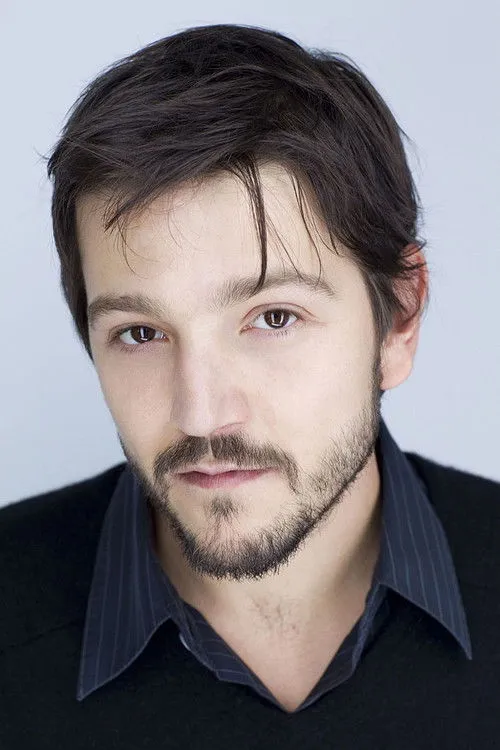 Diego Luna photo