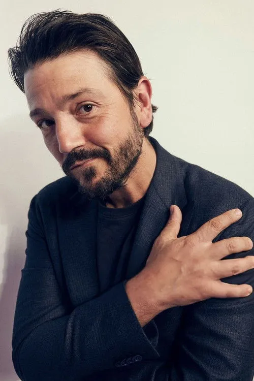 Diego Luna photo