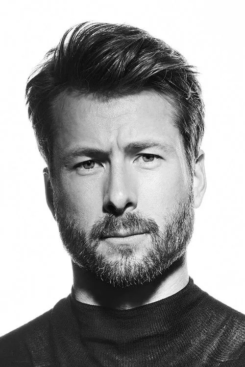 Glen Powell photo