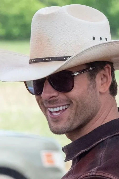 Glen Powell photo