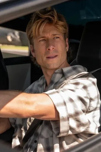 Glen Powell photo
