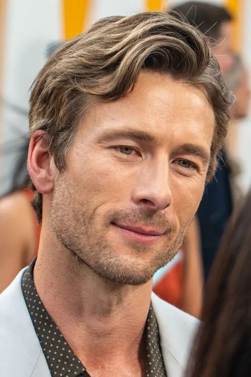 Glen Powell photo