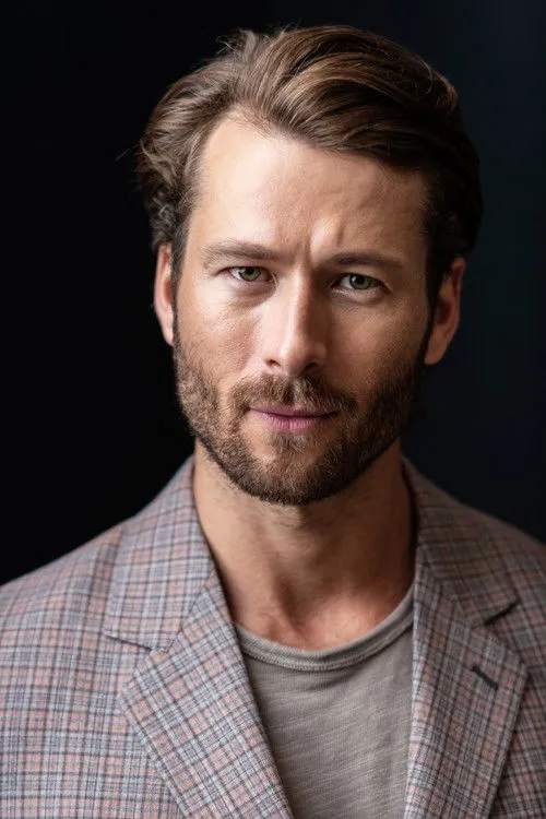 Glen Powell photo