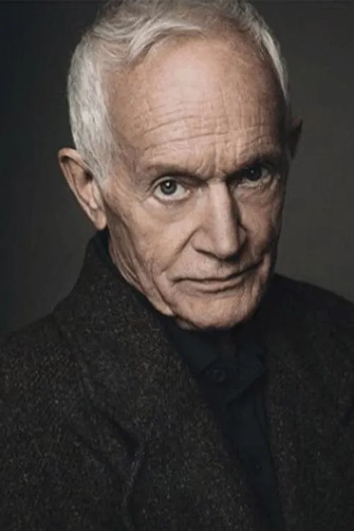 Lance Henriksen photo