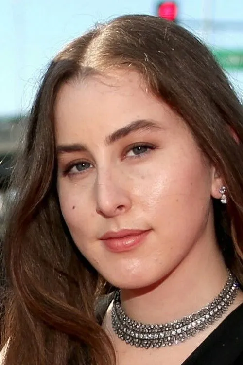 Alana Haim photo