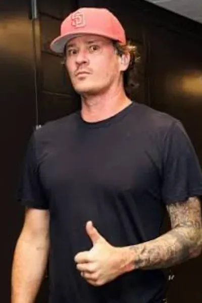 Tom DeLonge photo