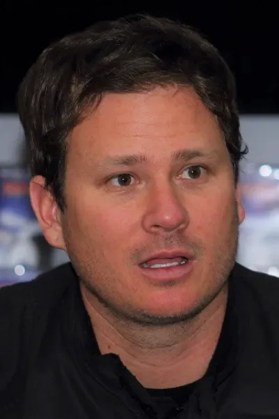 Tom DeLonge photo