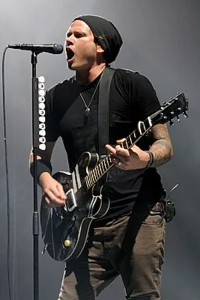 Tom DeLonge photo