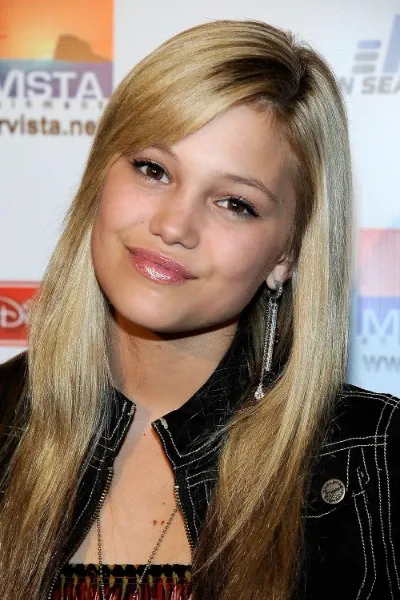 Olivia Holt photo