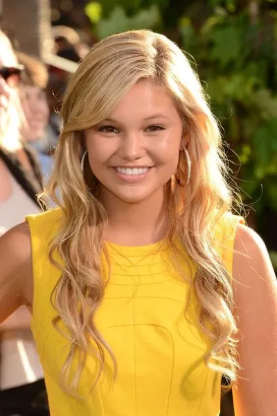 Olivia Holt photo