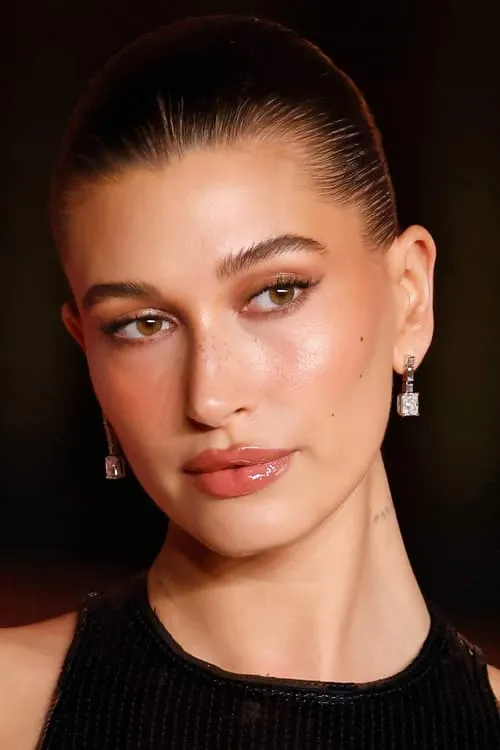 Hailey Bieber photo