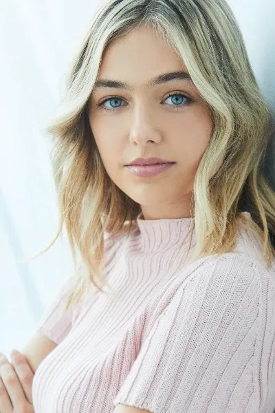 Annabel Wolfe photo