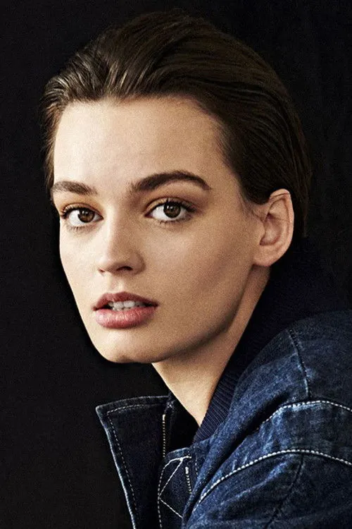 Emma Mackey photo