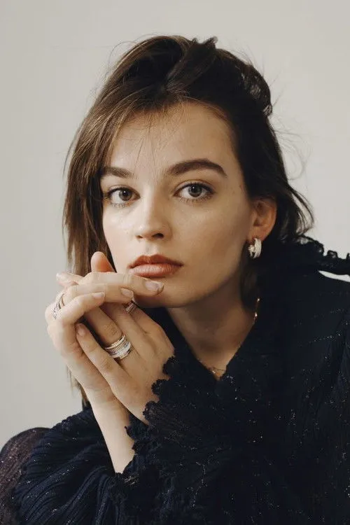 Emma Mackey photo