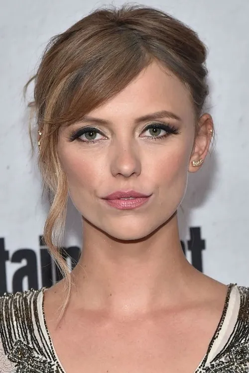 Riley Voelkel photo