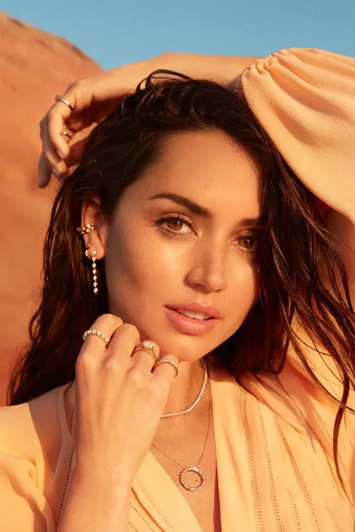 Ana de Armas photo