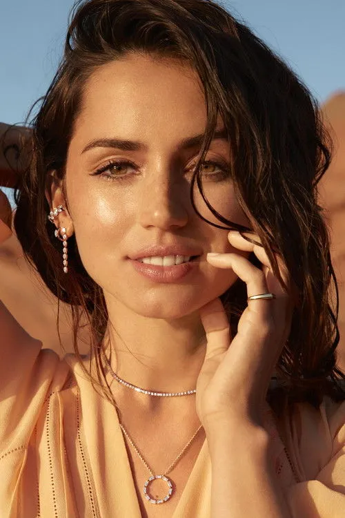 Ana de Armas photo