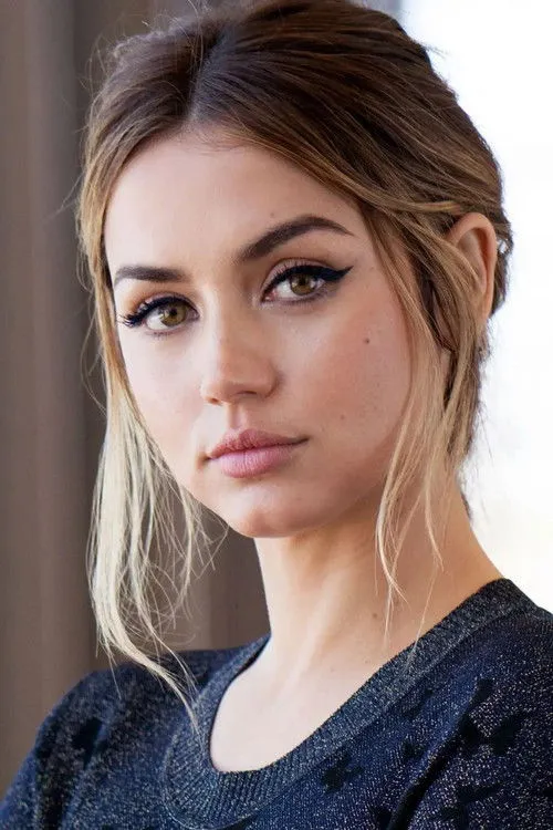 Ana de Armas photo