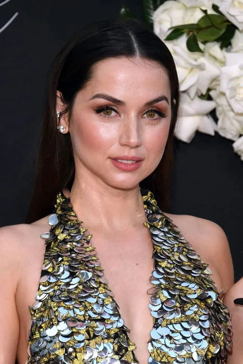 Ana de Armas photo