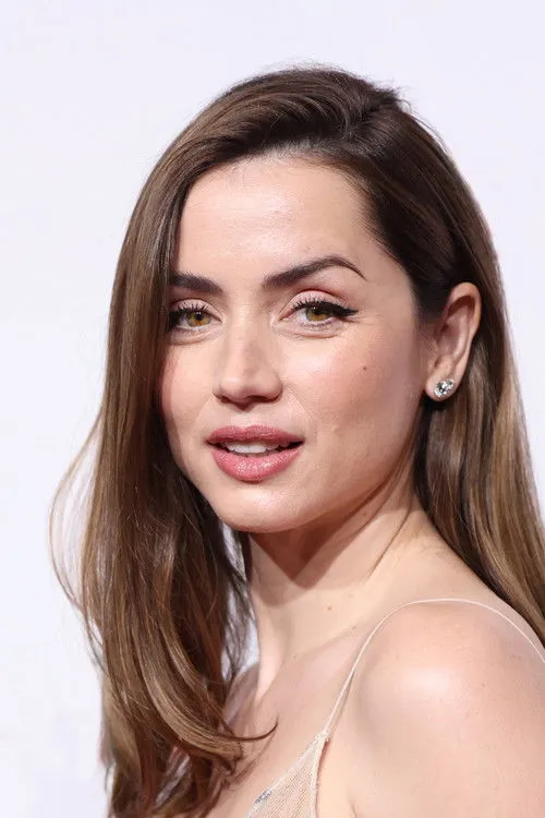 Ana de Armas photo