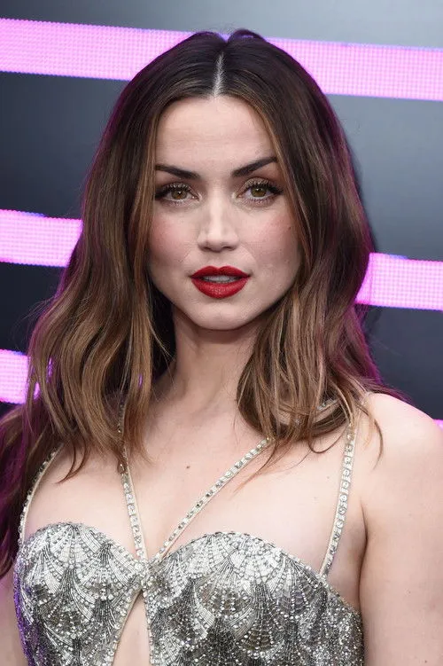 Ana de Armas photo