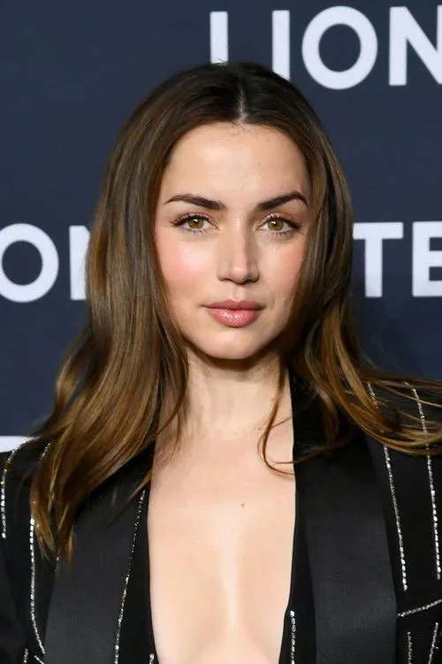 Ana de Armas photo