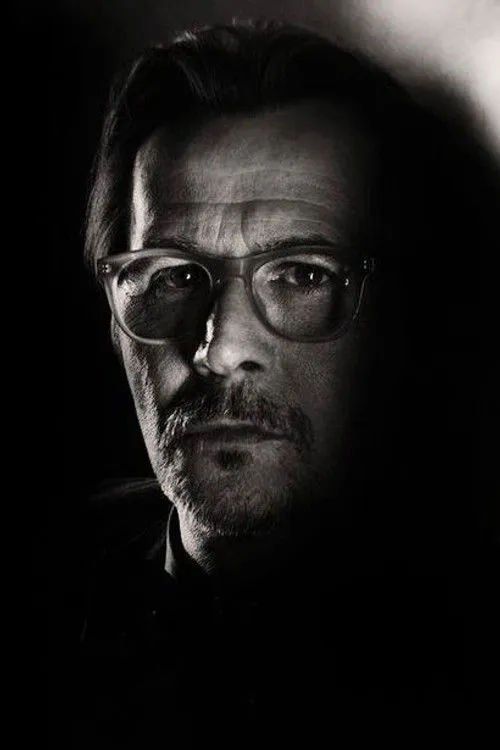 Gary Oldman photo