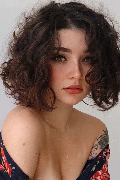 Mia Alves photo