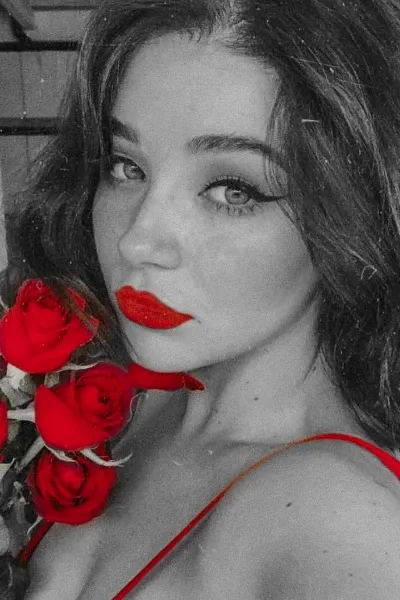 Mia Alves photo