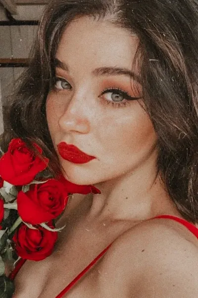 Mia Alves photo