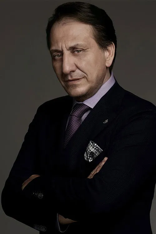 Özgür Ozan photo