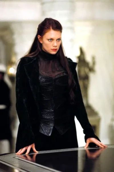 Peta Wilson photo