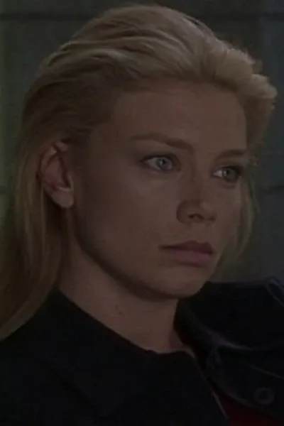 Peta Wilson photo