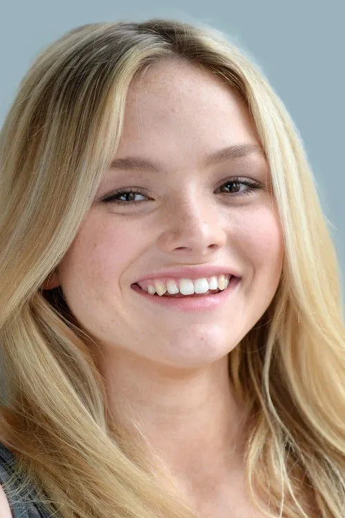 Natalie Alyn Lind photo