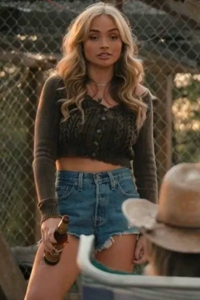 Natalie Alyn Lind photo