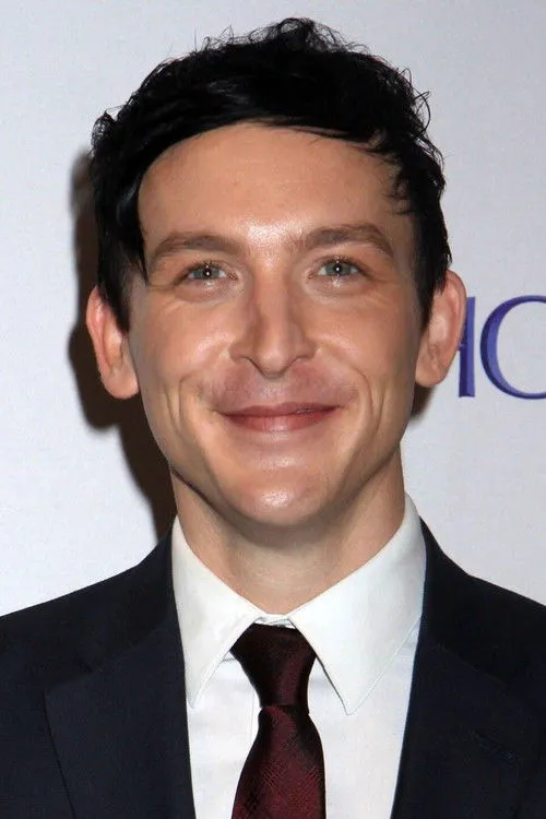 Robin Lord Taylor photo