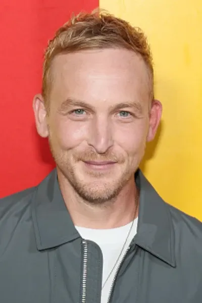 Robin Lord Taylor photo