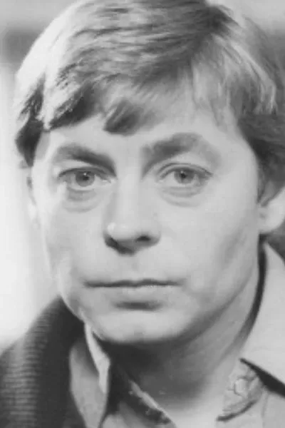 Hywel Bennett photo