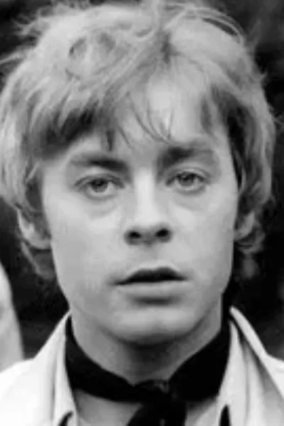 Hywel Bennett