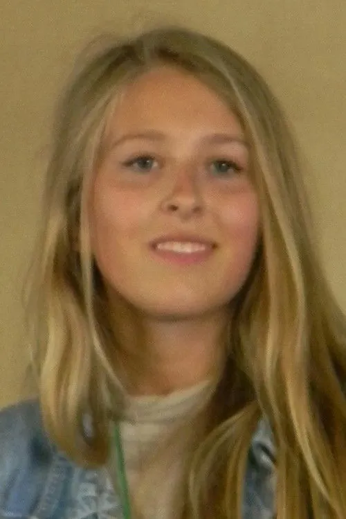 Madeleine Peters photo