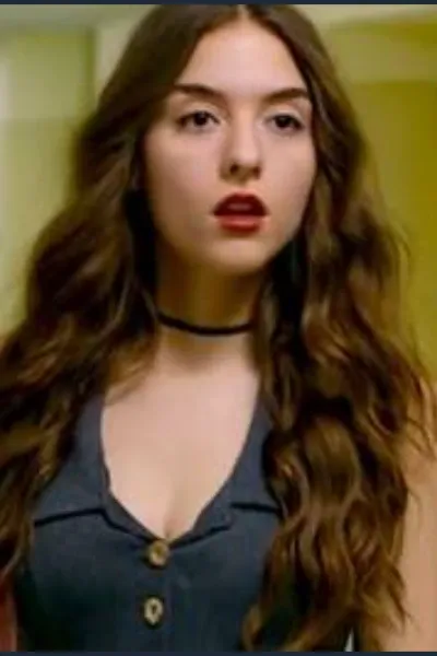 Quinn Shephard photo